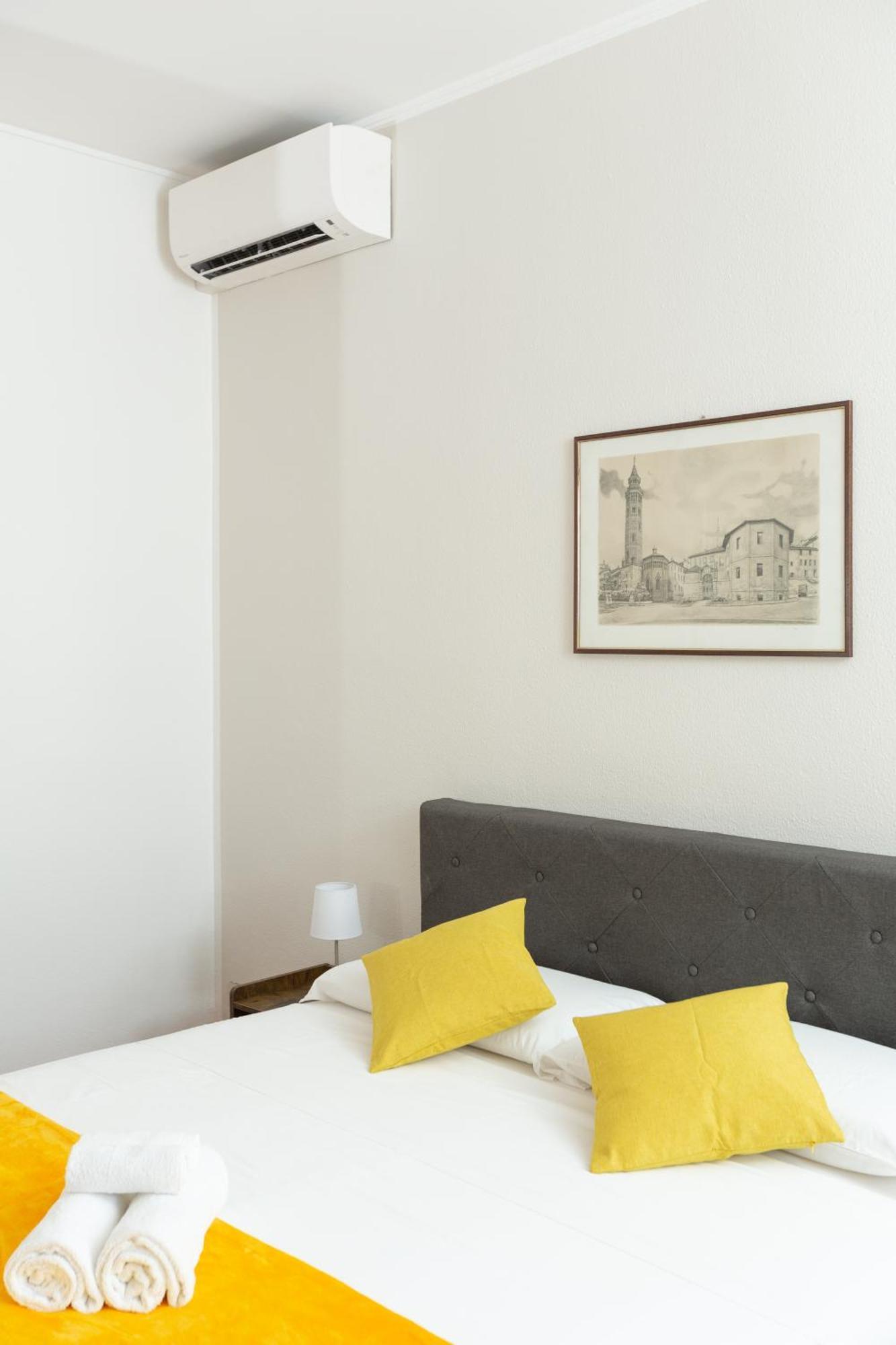 Bergamo 8 - Exclusive Apartment Milaan Buitenkant foto